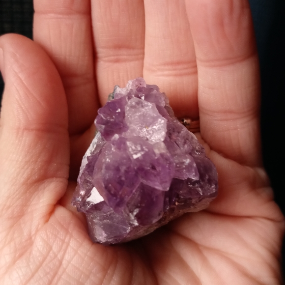 Small Amethyst cluster - Picture 4 of 4